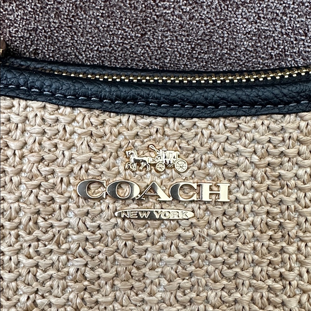 Coach Teri Shoulder Bag in straw and refined pebble leather - Picture 4 of 9